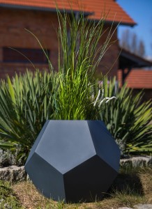 Geometryczna donica Monumo Alma antracyt z wewnętrzną półką H:53