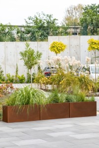 Zestaw 3 podłużnych donic Long Midi 85 cm corten effect na taras Monumo