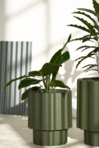 Donica tarasowa Ribbo 45 cm butelkowa zieleń Monumo z wewnętrzną półką