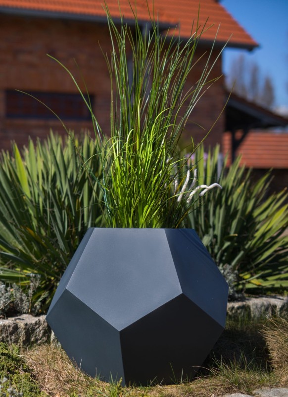 Geometryczna donica Monumo Alma antracyt pełna pojemność H:53