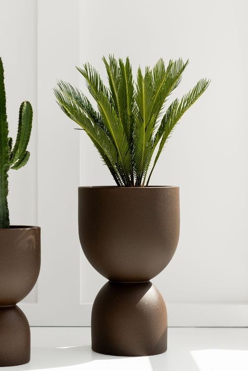 Donica Kielich na balkon 65 cm corten effect z wewnętrzną półką Monumo