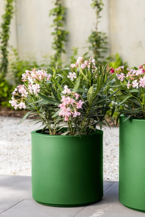 Donica okrągła na taras Cavo 40 cm limonkowa pełna | Monumo