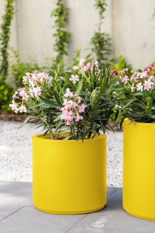 Donica okrągła na taras Cavo 40 cm żółta pełna | Monumo