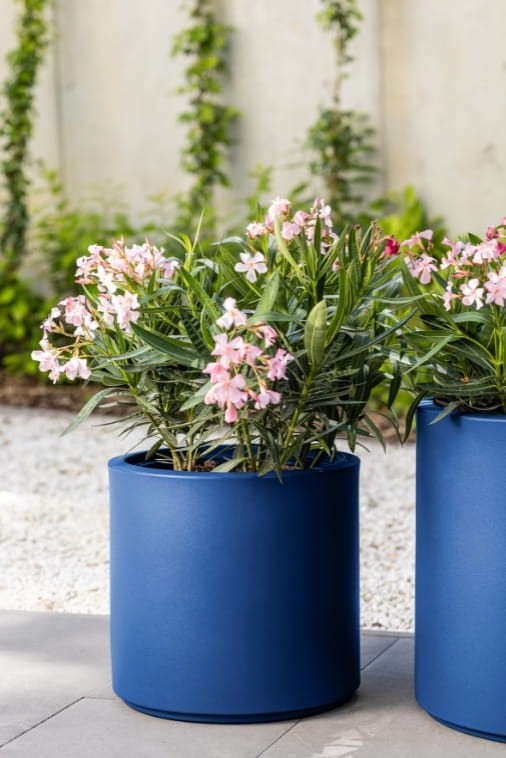 Donica okrągła na taras Cavo 40 cm niebieska pełna | Monumo