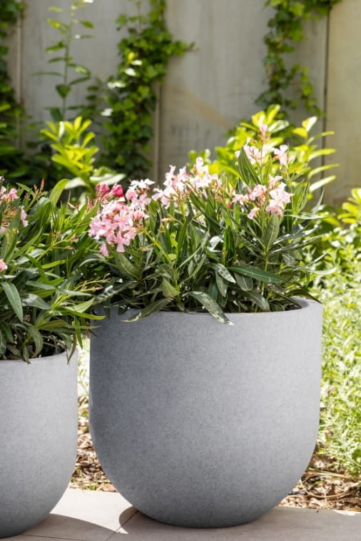Donica okrągła na taras Primo 50 cm efekt kamienia z wkładem | Monumo
