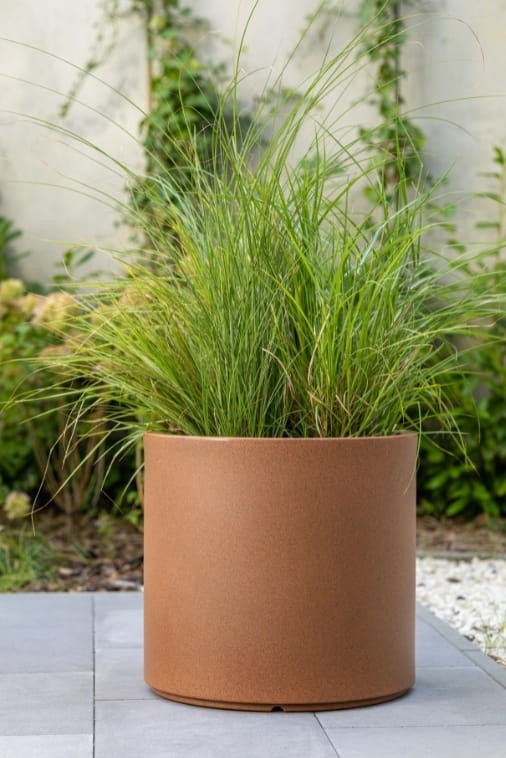 Duża donica okrągła na taras Cavo 50 cm efekt rdzy pełna | Monumo