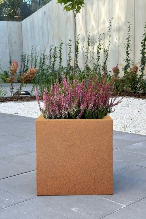 Donica kwadratowa na taras Pixel Pot pełna 40 cm (40x40x40) efekt rdzy | Monumo