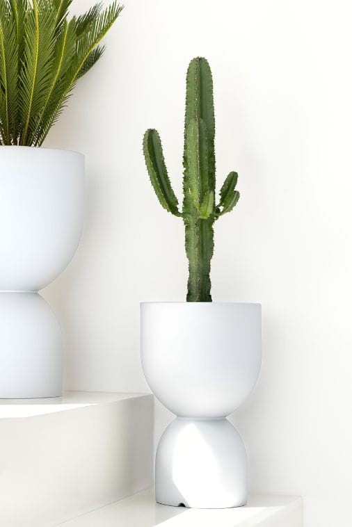 Donica Kielich 50 cm do salonu biała z wewnętrzną półką Monumo 