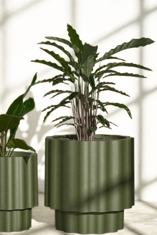 Donica ryflowana ogrodowa 55 cm butelkowa zieleń | Ribbo z półką | Monumo