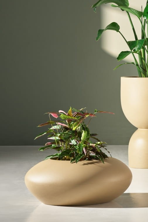 Donica ogrodowa kamień 57 cm beżowa | Stoner S z półką | Monumo