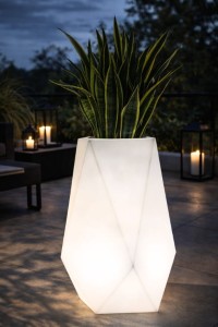 Wysoka podświetlana donica LED ogrodowa 80 cm – barwa neutralna | Volcano light | Monumo