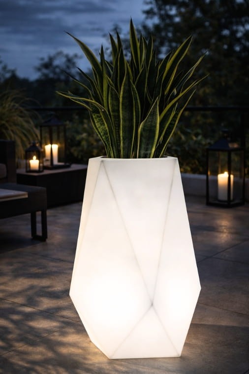 Wysoka podświetlana donica LED ogrodowa 80 cm – barwa neutralna | Volcano light | Monumo
