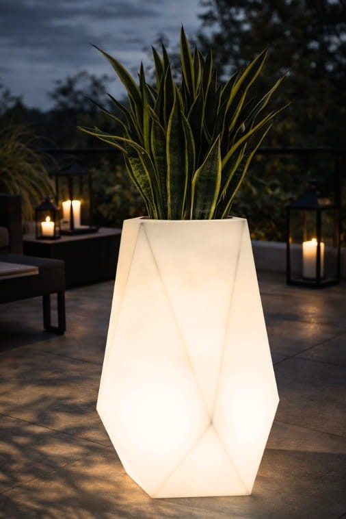 Wysoka podświetlana donica LED ogrodowa 80 cm – barwa ciepła | Volcano light | Monumo