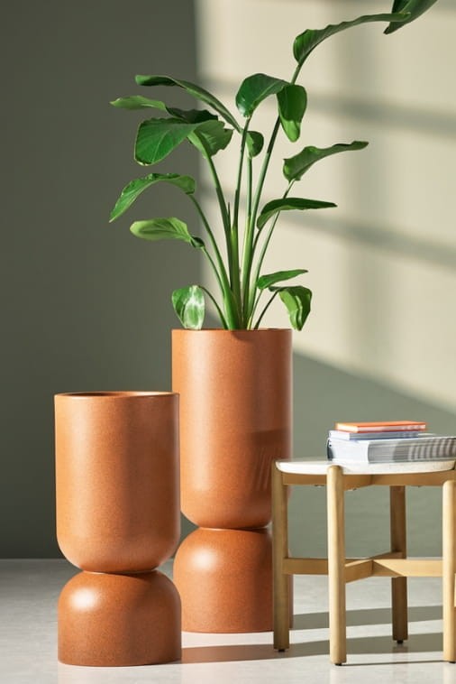 Zestaw wysokich donic ogrodowych kielich 2 szt. 65 i 80 cm w efekcie rdzy | Perfetto z półką | Monumo