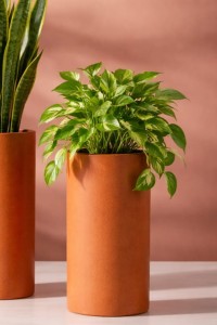 Donica okrągła ogrodowa wysoka walec 65 cm efekt stalowej rdzy | Alto z półką | Monumo