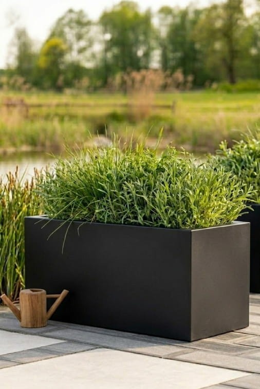 Prostokątna długa donica na taras Lungo z półką 75 cm (75x35x38) czarna | Monumo