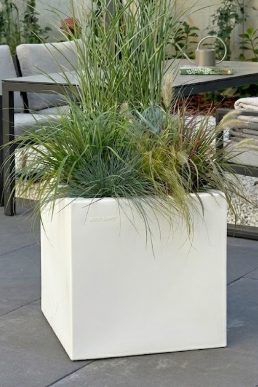 Donica kwadratowa na taras Pixel Pot 50 cm (50x50x50) biała | Monumo