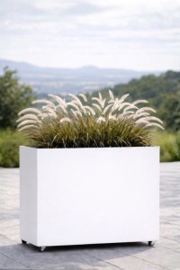 Prostokątna donica na kółkach ogrodowa 100 cm biała | Longerino z półką | Monumo