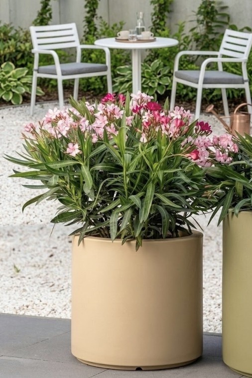 Donica okrągła na taras Cavo 40 cm beżowa pełna | Monumo