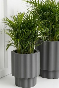 Donica ryflowana ogrodowa 45 cm szara | Ribbo z półką | Monumo