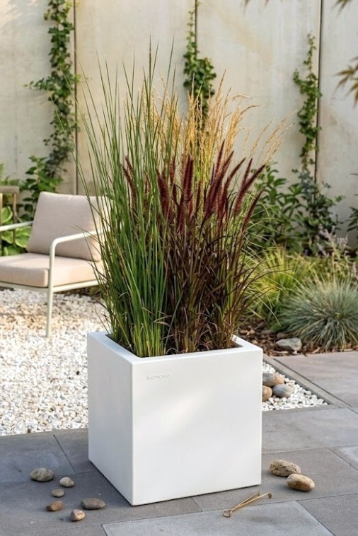 Donica kwadratowa na taras Pixel Pot pełna 40 cm (40x40x40) biała | Monumo