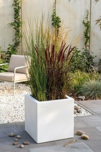 Donica kwadratowa na taras Pixel Pot z półką 40 cm (40x40x40) biała | Monumo