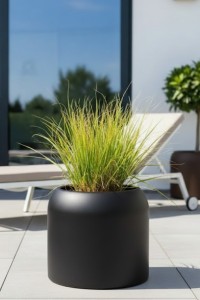 Duża donica okrągła na taras Ambienti 46 cm czarna pełna | Monumo