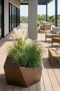 Nowoczesna donica ogrodowa asymetryczna 46 cm efekt corten | Vesari pełna | Monumo