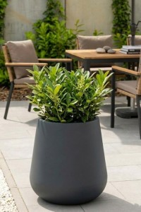 Duża donica ogrodowa 50 cm antracytowa | Lago z półką | Monumo