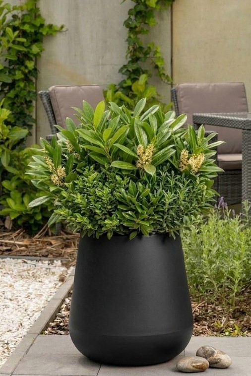 Duża donica ogrodowa 50 cm czarna | Lago z półką | Monumo