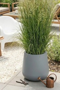 Duża donica ogrodowa 50 cm szara | Lago z półką | Monumo