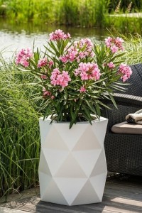 Donica tarasowa geometryczna designerska 54 cm biała z wyjmowanym wkładem | Modena | Monumo