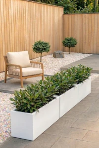Zestaw 3 długich wąskich donic ogrodowych Long Slim 80 cm (80x30x35) białych | Monumo