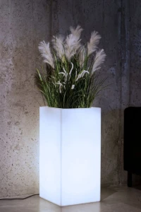 Donica LED podświetlana wysoka ogrodowa 70 cm barwa zimna | Tower Pot z półką | Monumo