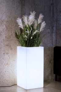 Donica LED podświetlana wysoka ogrodowa 70 cm barwa neutralna | Tower Pot z półką | Monumo