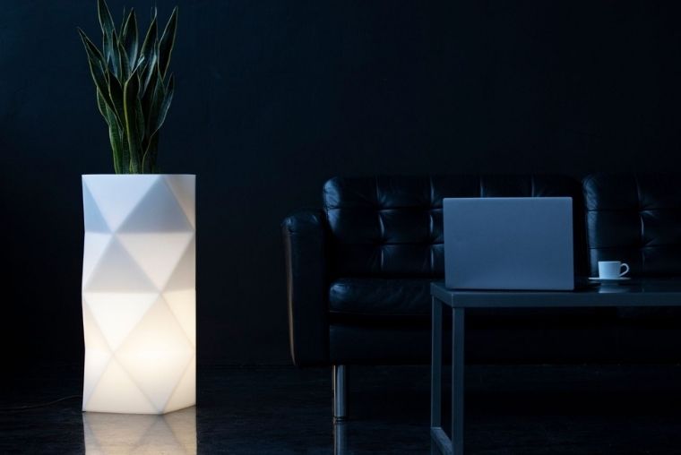 Podświetlana designerska donica Monumo Asti