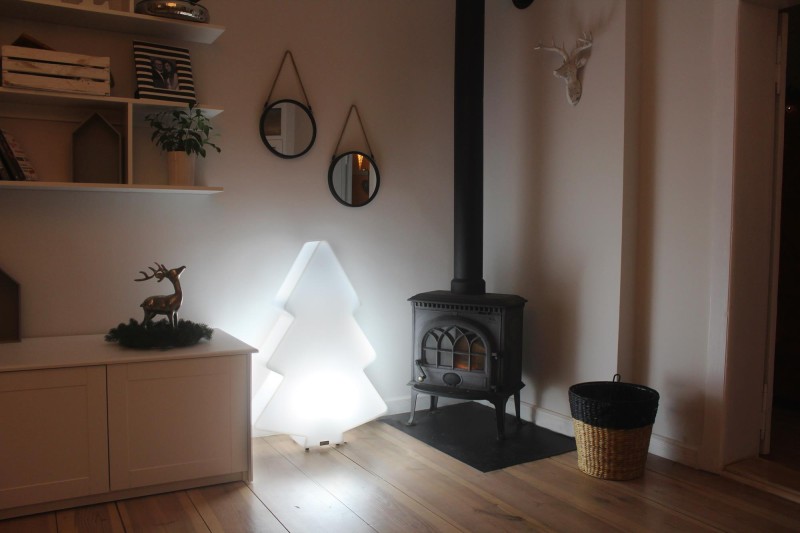 Choinka LED w pokoju