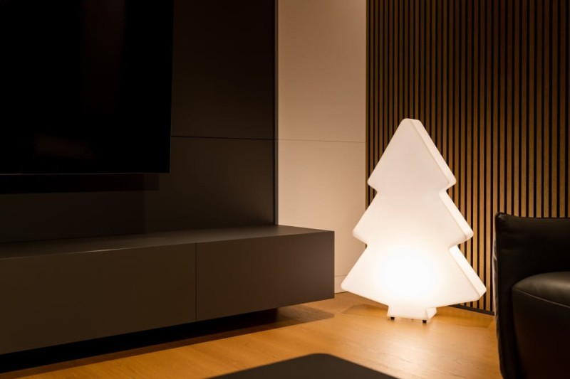 Choinka LED w salonie
