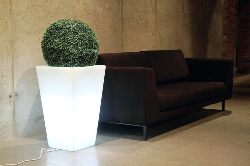 Designerska podświetlana donice LED