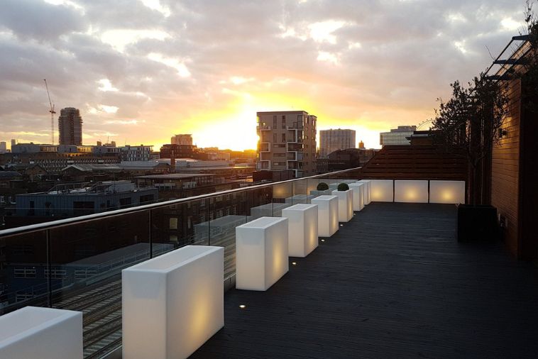 Donice ogrodowe podświetlane Monumo Longerino barwa ciepła