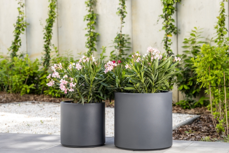 Zestaw dużych i okrąłych donic ogrodowych Cavo 50h i Cavo 40h