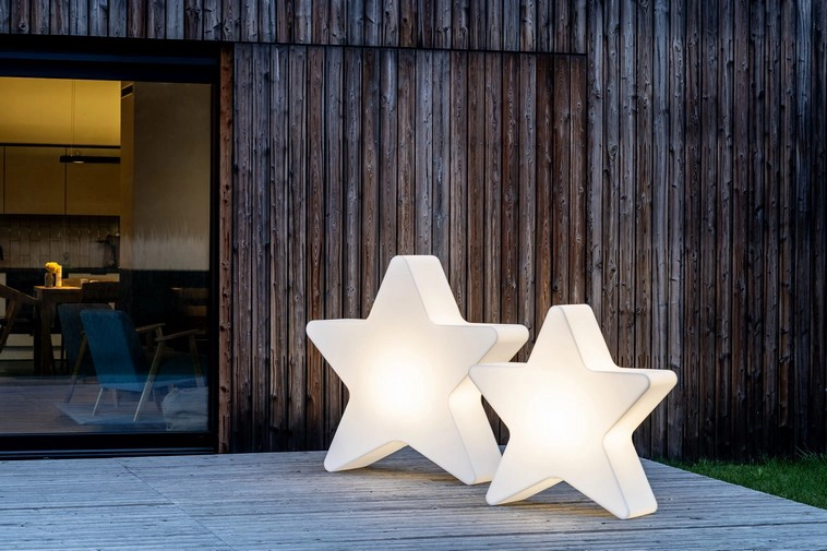 Jak udekorować balkon i taras na święta z produktami MONUMO